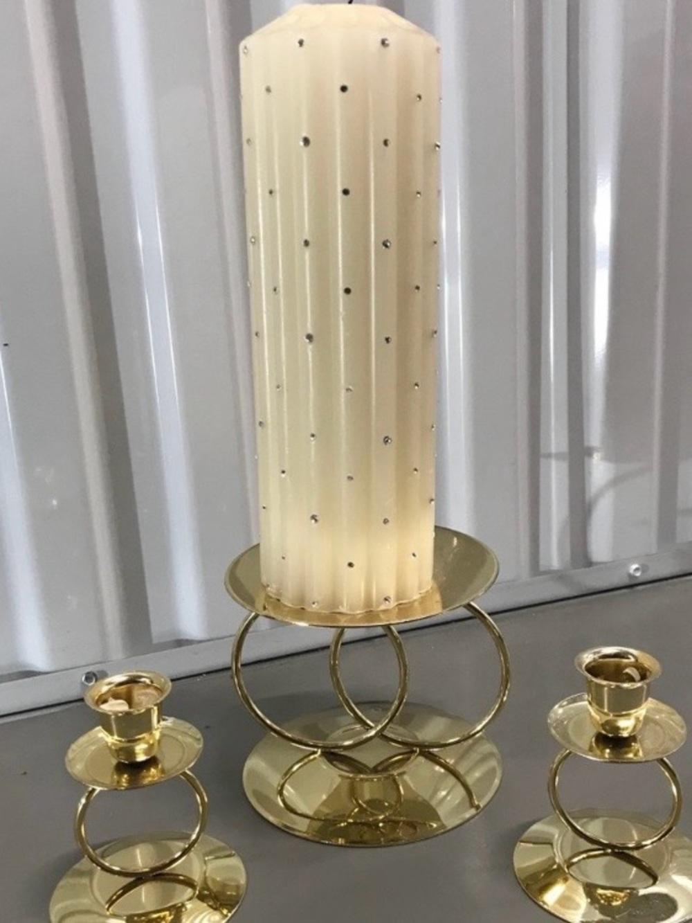 Gold Metal Ring Pillar Candle Holder with Ivory Candle